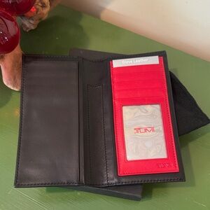 Tumi NWT Glove checkbook cover